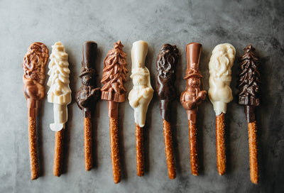 Holiday Pretzel Lollis